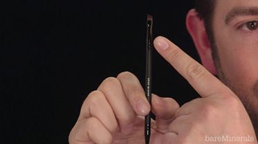 Display Video: The Eyebrow Master Brush