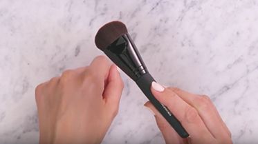 Display Video: Luxe Performance Brush