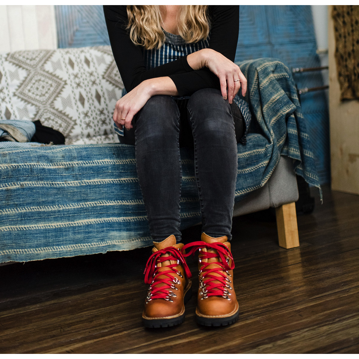 womens boots with red laces