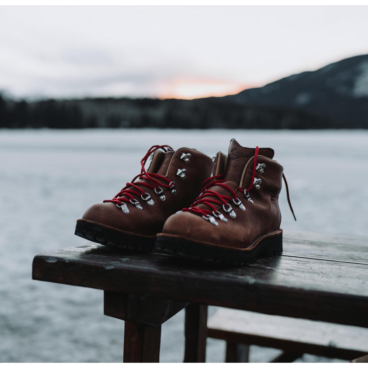 danner mountain light cascade hiking boots