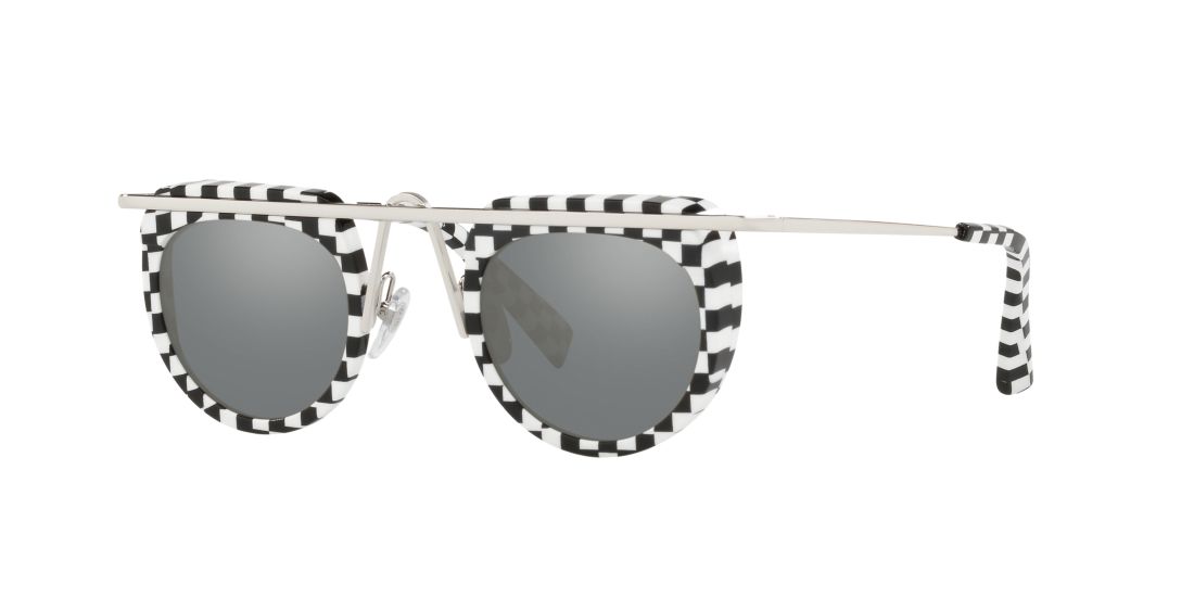 Alain Mikli Woman A04011 - Frame color: Black, Lens color: Silver, Size 45-27/140