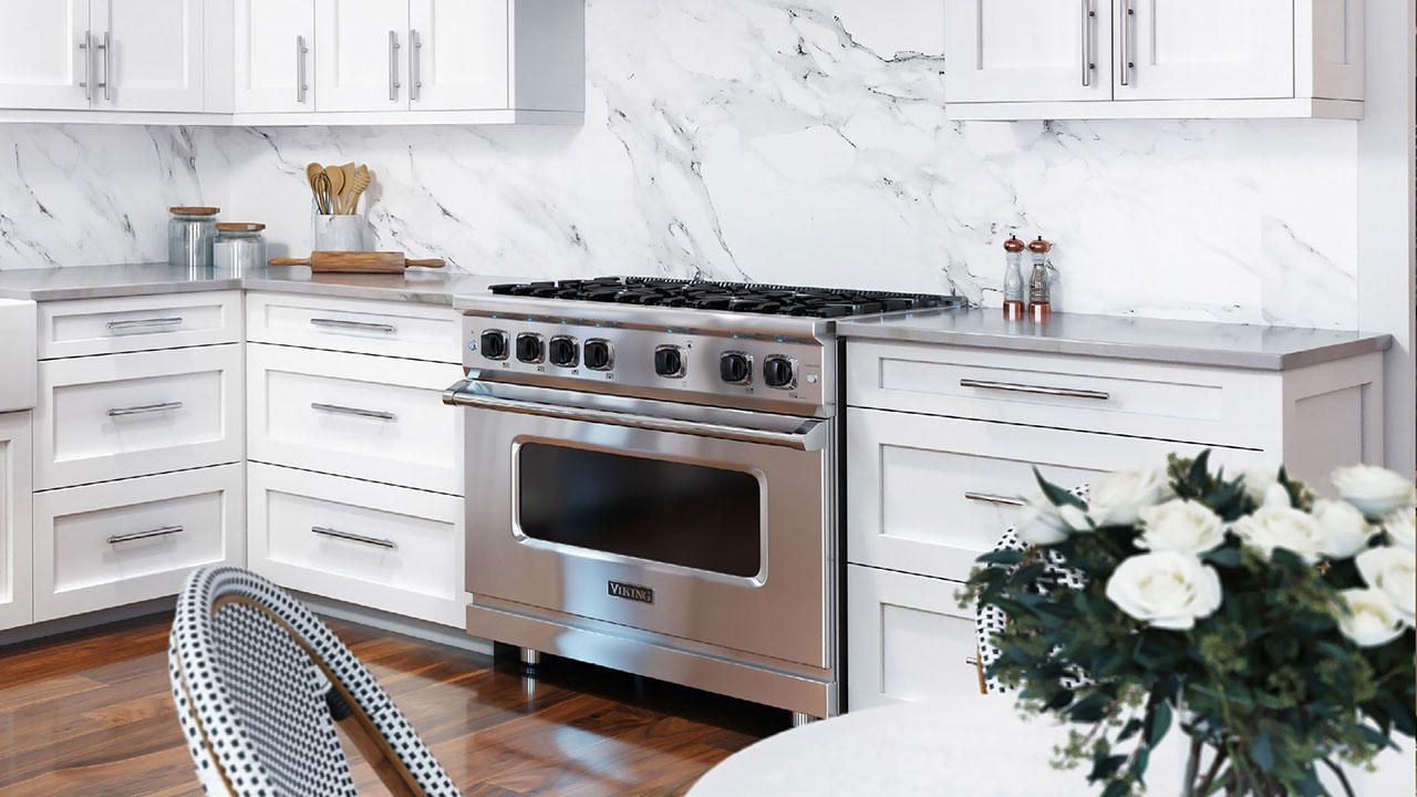 Viking Introduces New Built-In Gas and Electric Cooktops - Viking Range, LLC